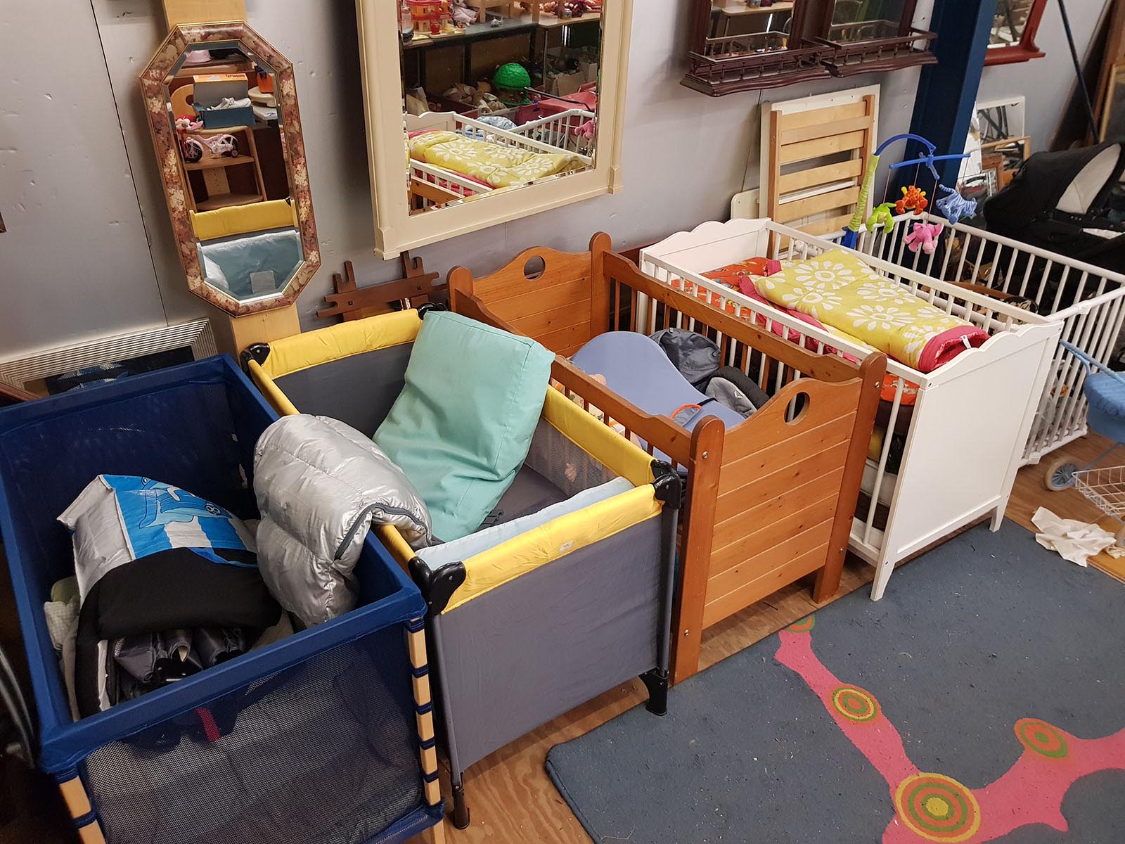 tweedehands kinderbedjes en babybedjes