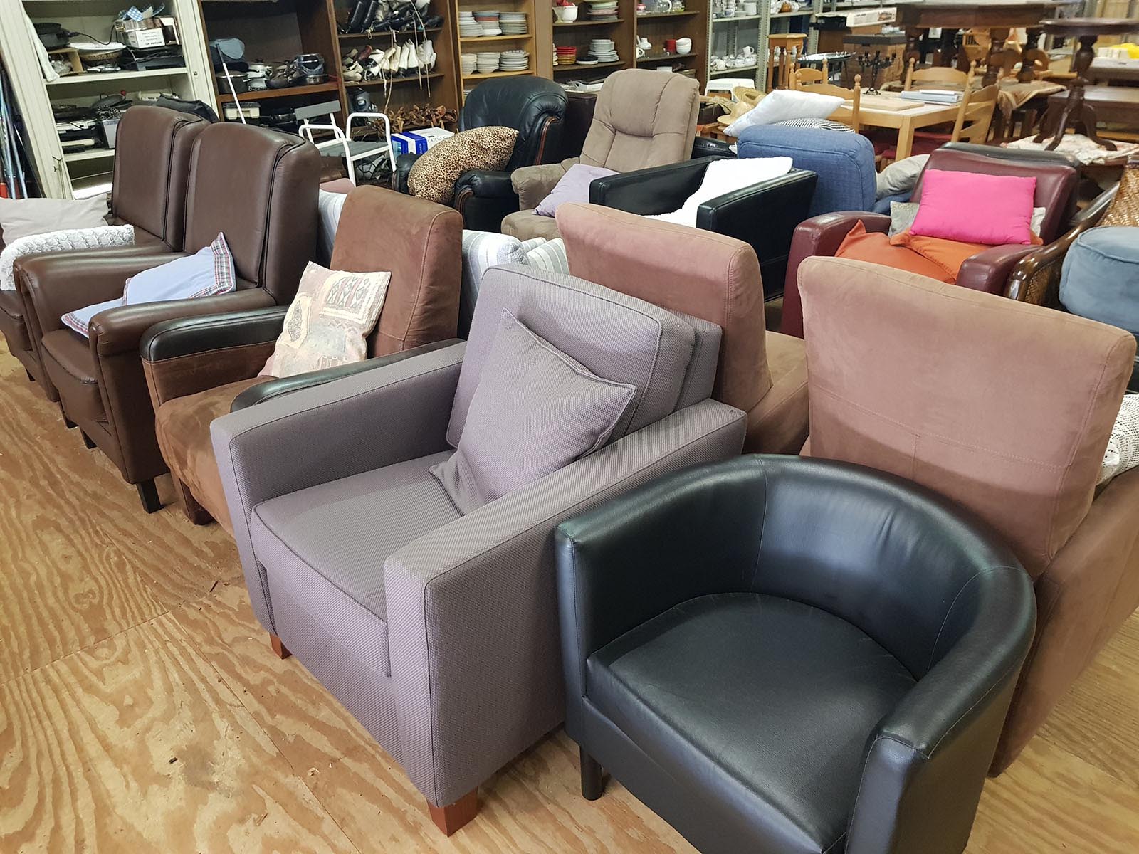tweedehands stoelen en fauteuils